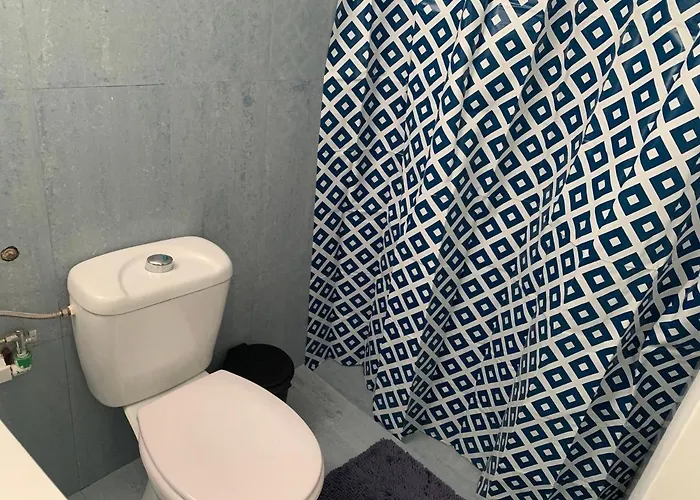 House And In ゲストハウス リスボン