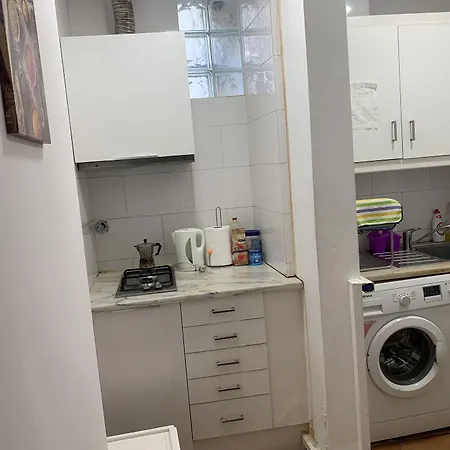 House And In בית הארחה