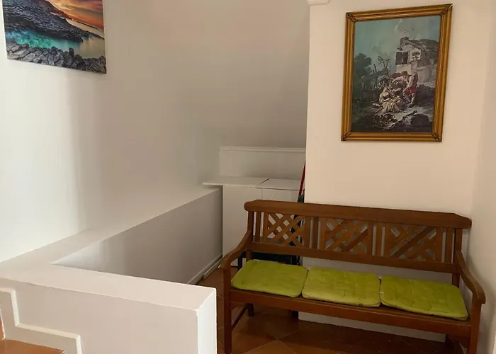 House And In בית הארחה