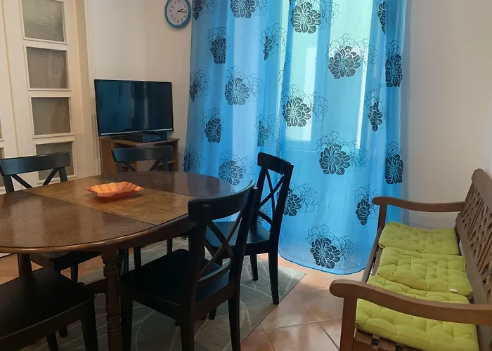 House And In בית הארחה
